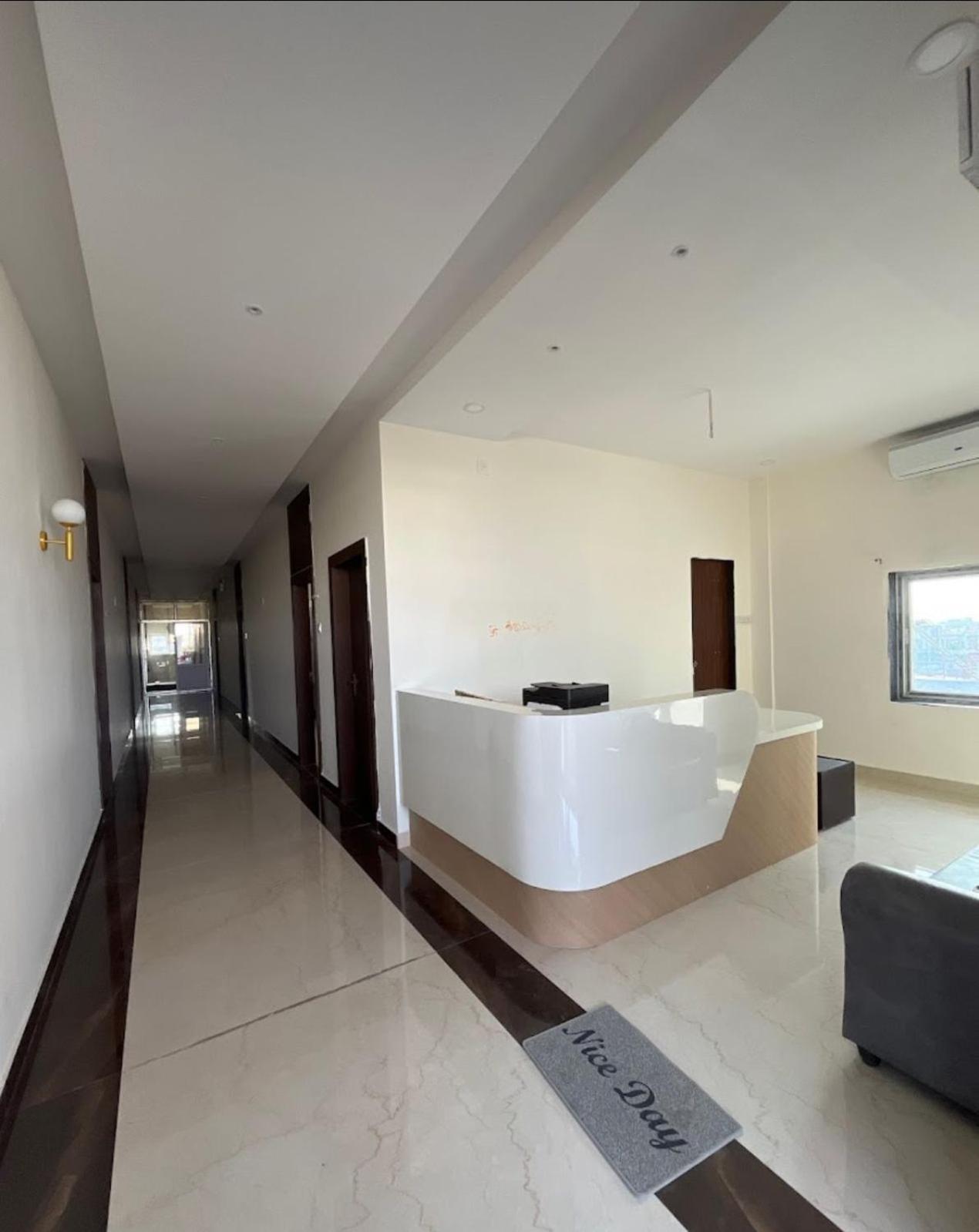 Sunshine Residency Hotel Mancherāl Exterior photo