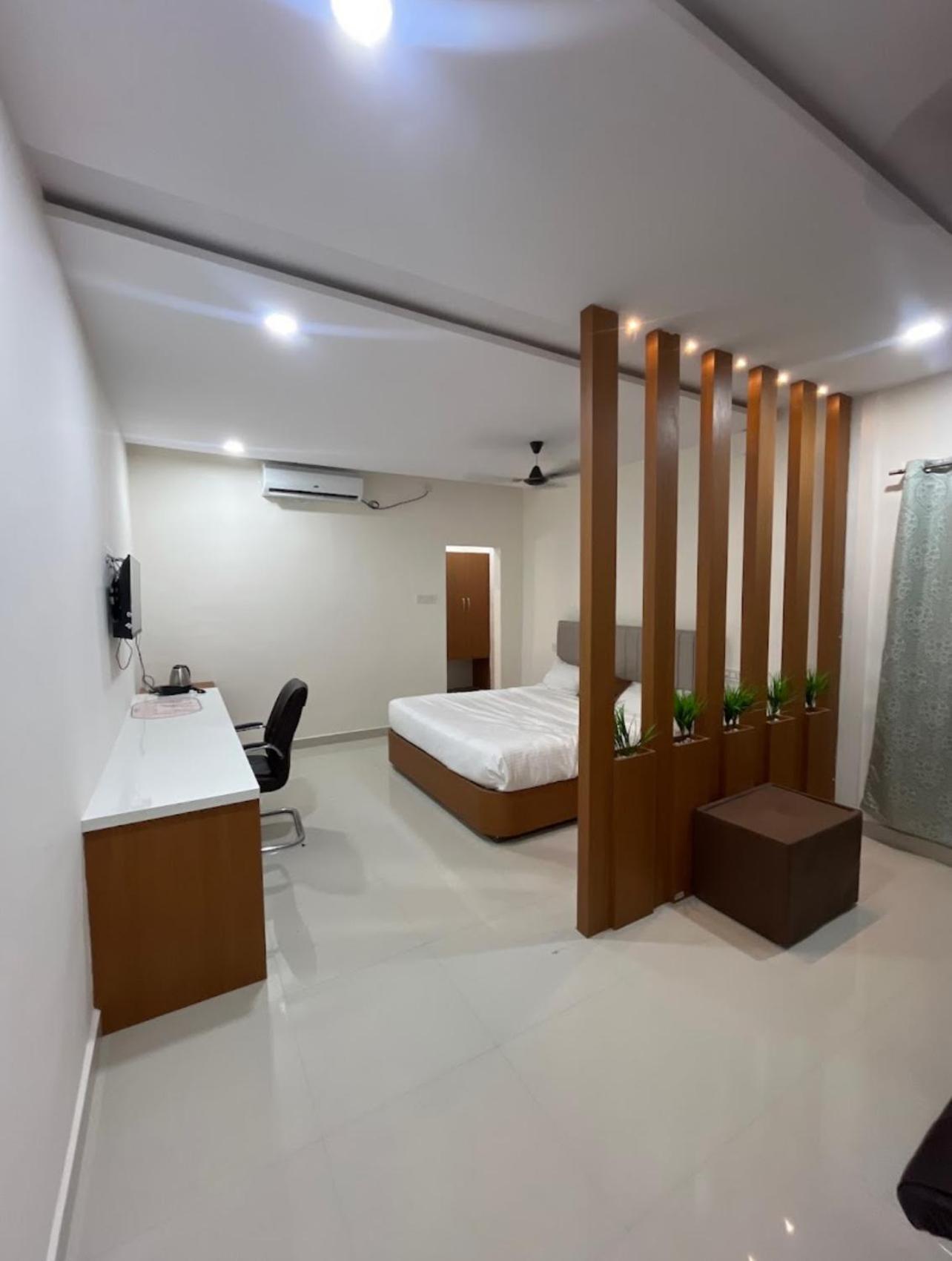 Sunshine Residency Hotel Mancherāl Exterior photo